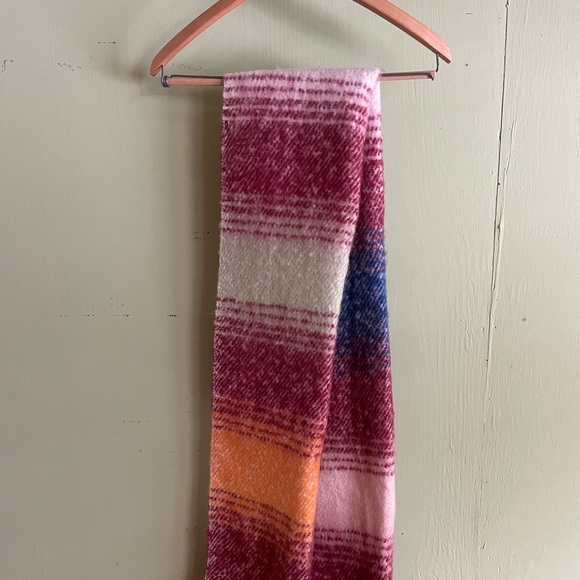 Oversized colorful cashmere scarf - Picture 4 of 4